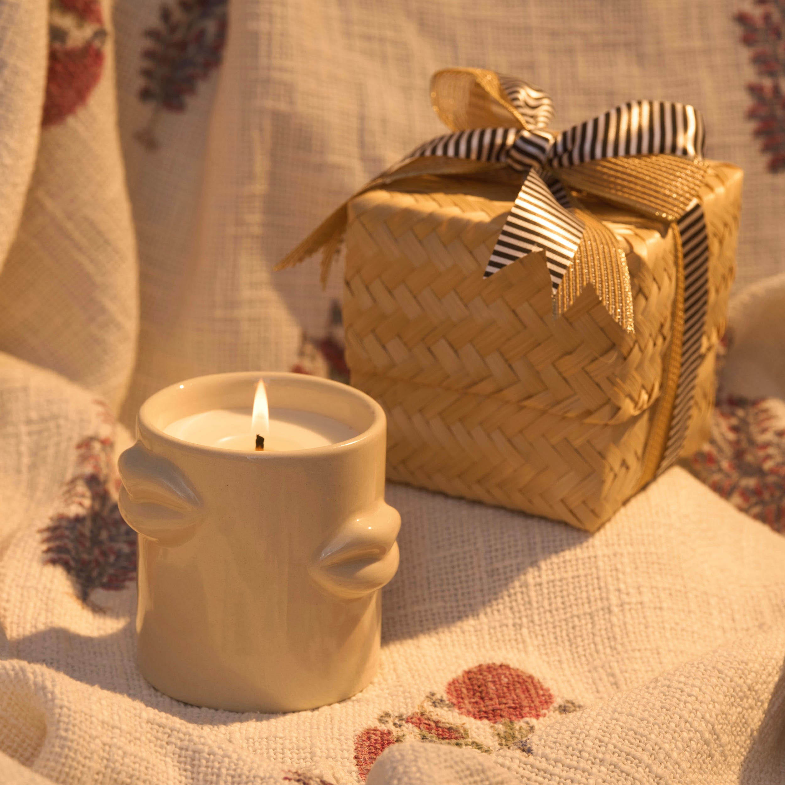 Whisper - Scented Ceramic Lips Jar Candle