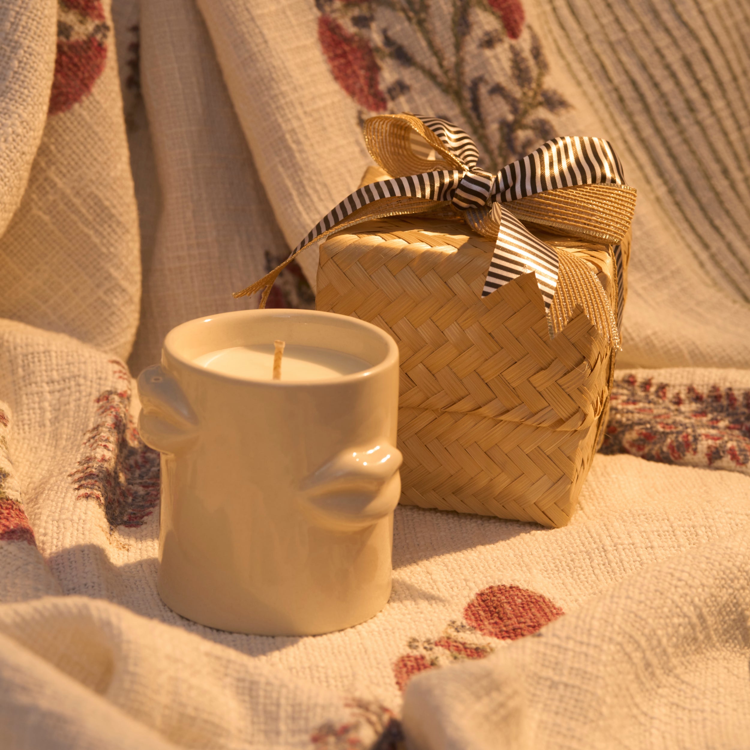 Whisper - Scented Ceramic Lips Jar Candle
