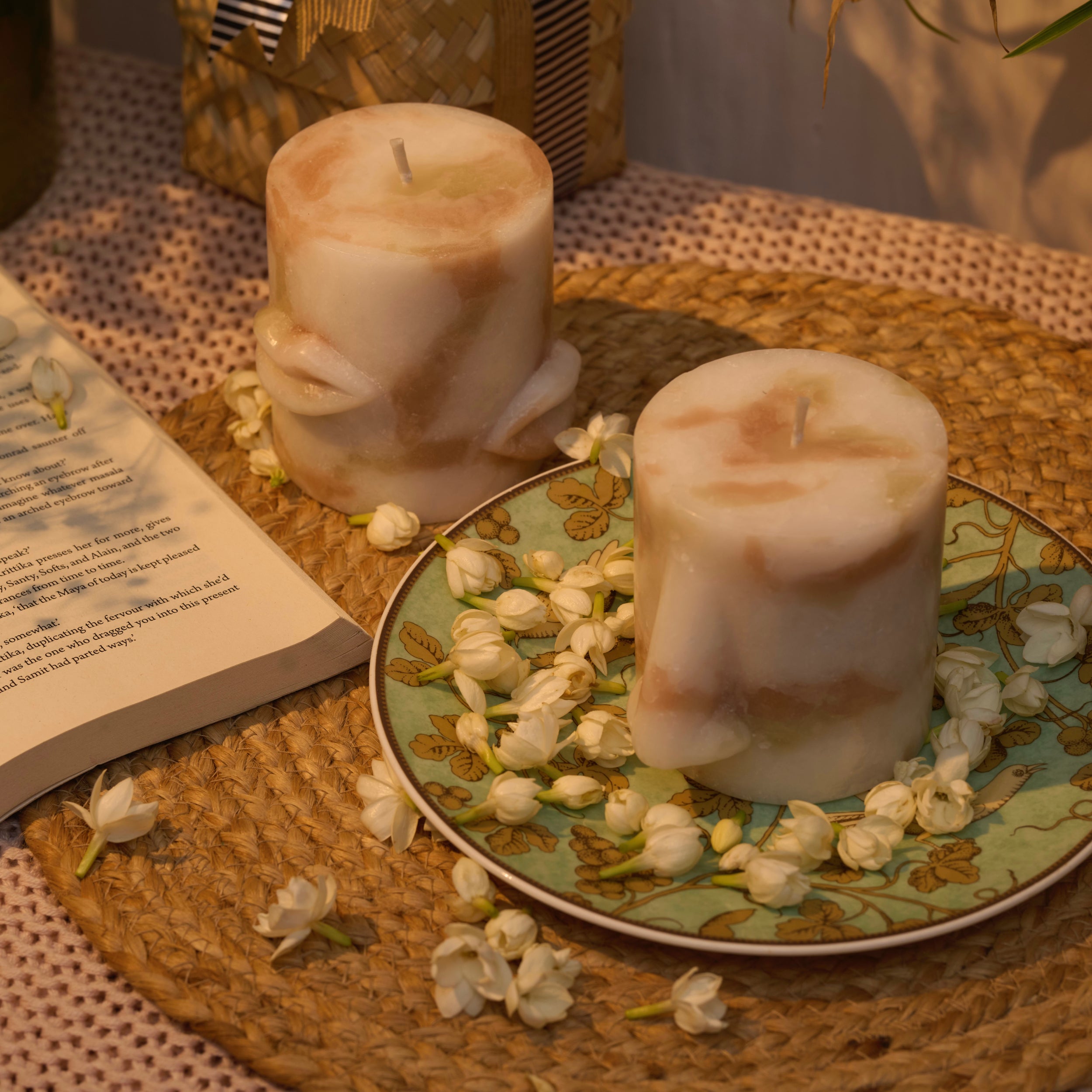 Whisper - Sculpted Lips Candle