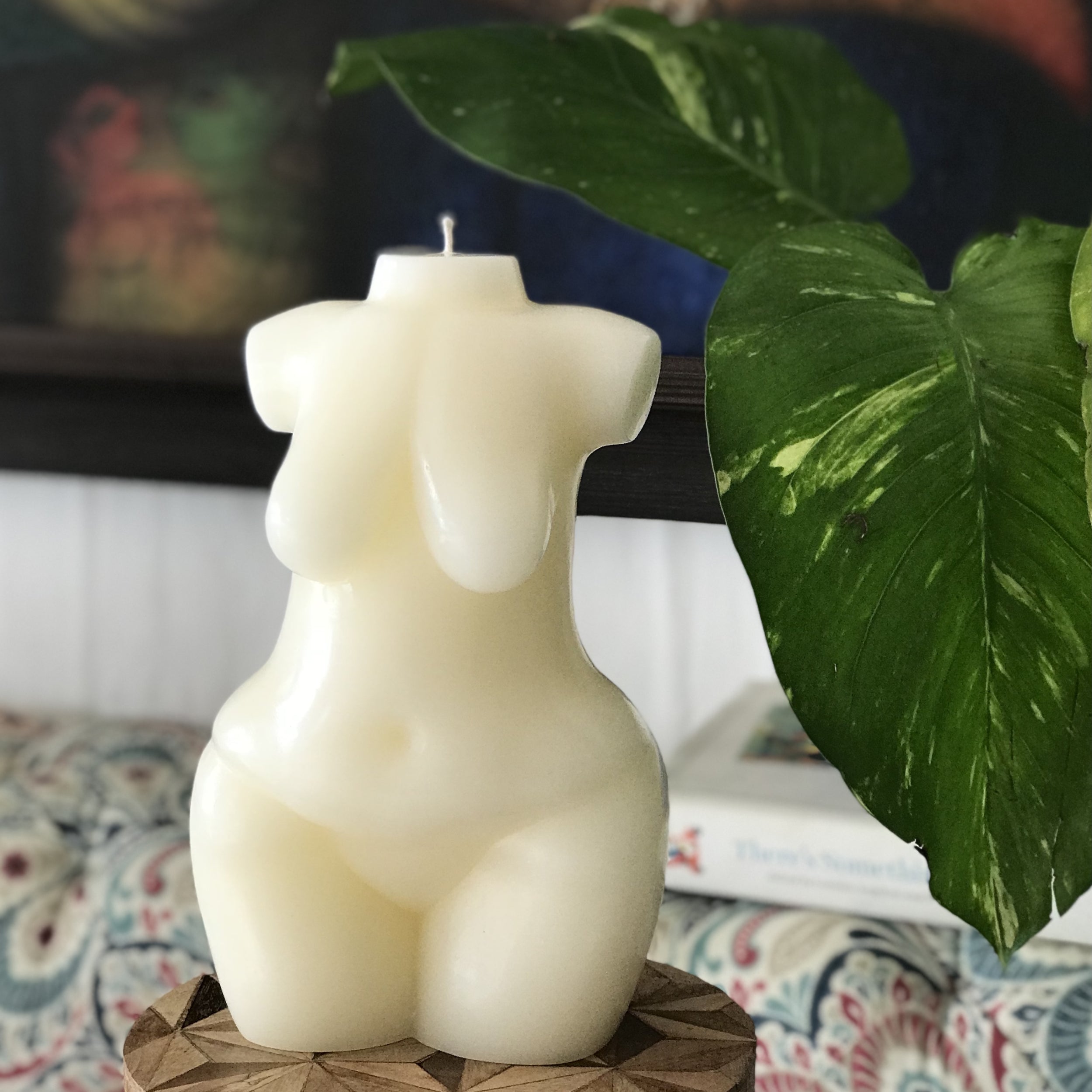 Sculpted Curvy Candle